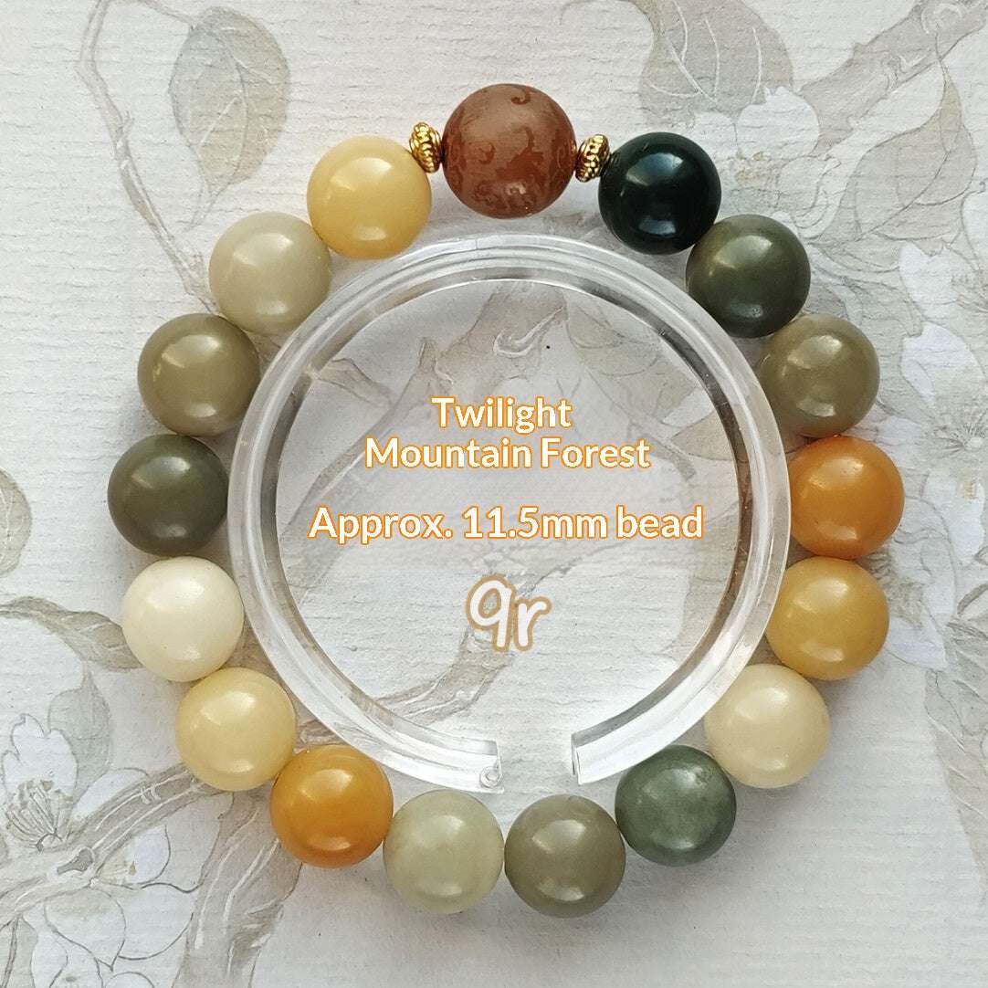 Charcoal Roasted Cat Paw Bodhi Root Bracelet | Green Floating Flower & Six-Word Mantra | Oil-Infused Caramel Mini Bun Design | Twilight Forest